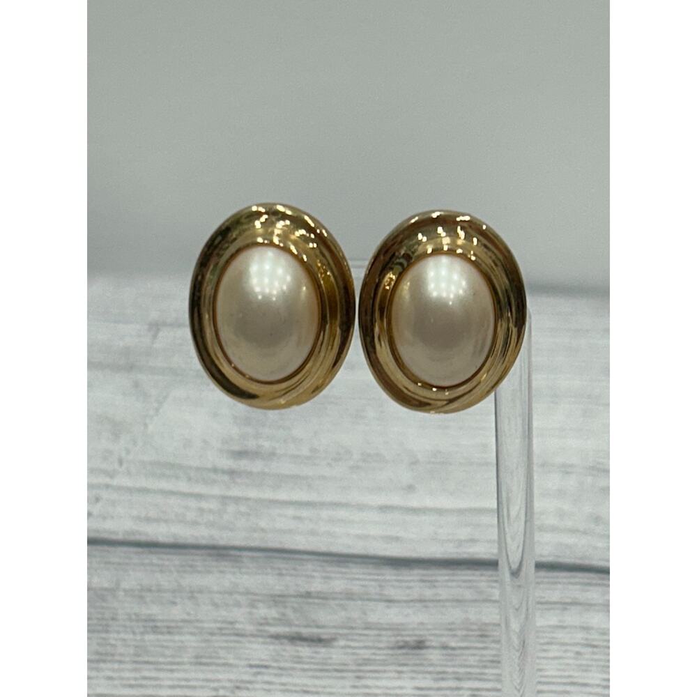 Vintage Marvella Gold Tone Faux Pearl Round Button Clip On Earrings